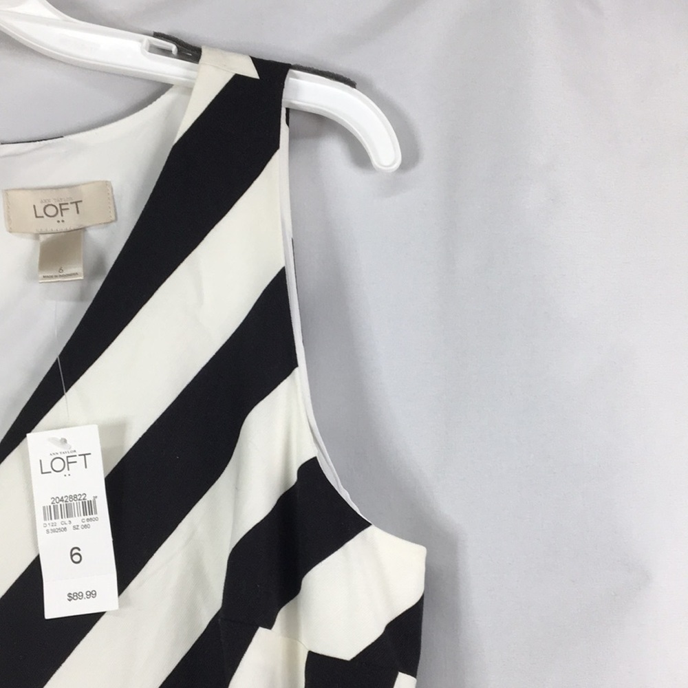 Ann Taylor Loft V-Neck Black and White Striped Chevron Dress Size 6 NEW With Tag - Picture 3 of 11